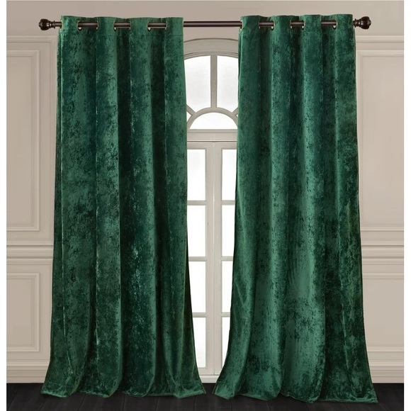 Elegant Green Velvet Curtain set - Picture 9 of 16